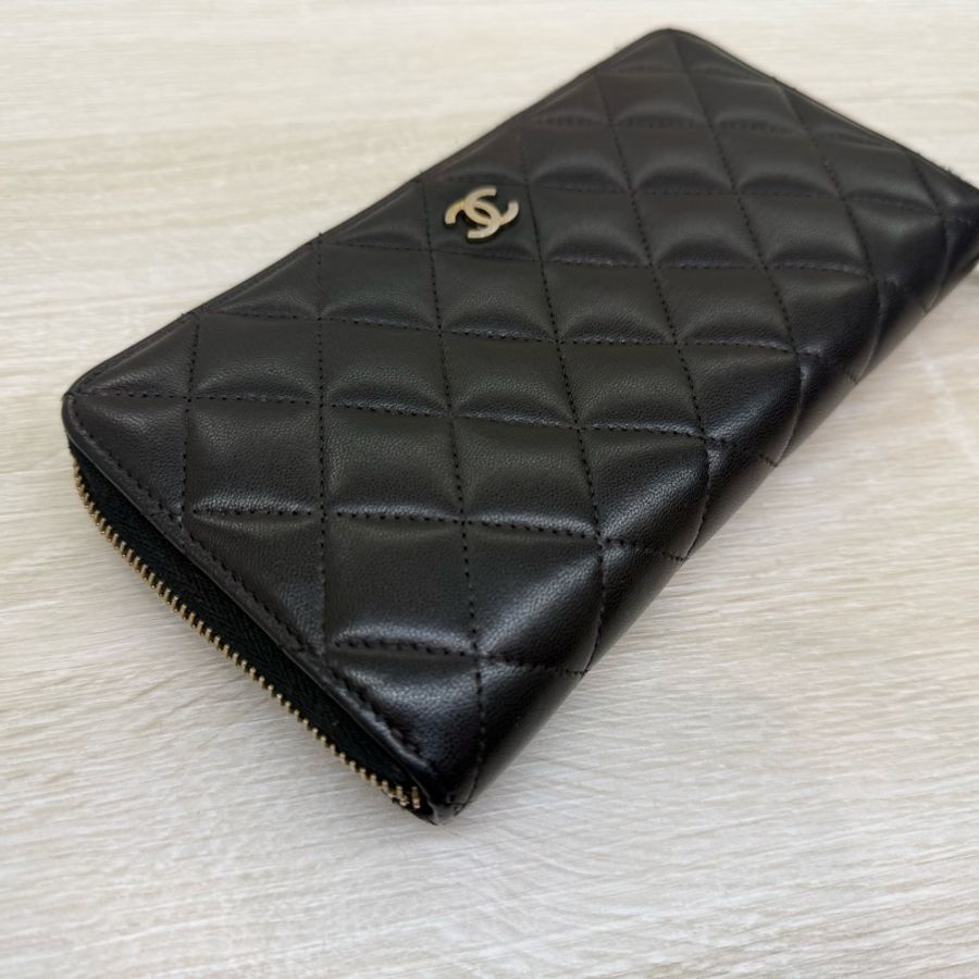 CHANEL黑色小羊皮ㄇ拉長夾A50097-17