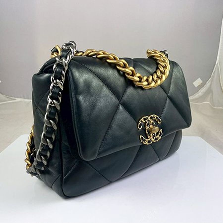 *奢華大道國際精品*【CH0713】CHANEL 黑色羊皮金釦19系列口蓋兩用包 AS1160-1