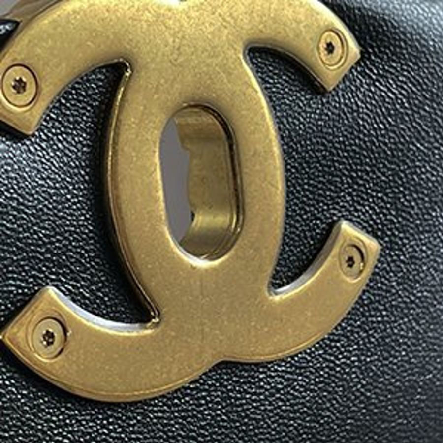 *奢華大道國際精品*【CH0713】CHANEL 黑色羊皮金釦19系列口蓋兩用包 AS1160-10