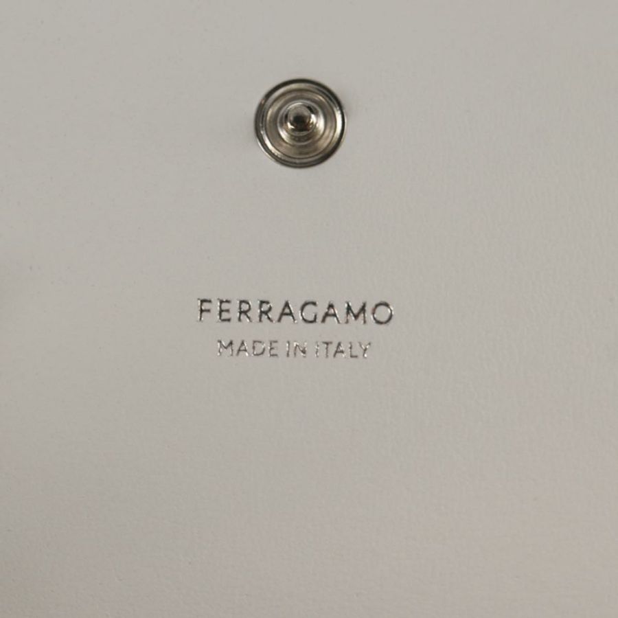 【日本直送】Salvatore Ferragamo 白色銀色皮革手拿包(正品)150881AV-19