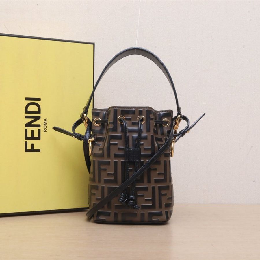 FENDI MONTRESOR迷你水桶包牛皮金扣老花肩背包-0