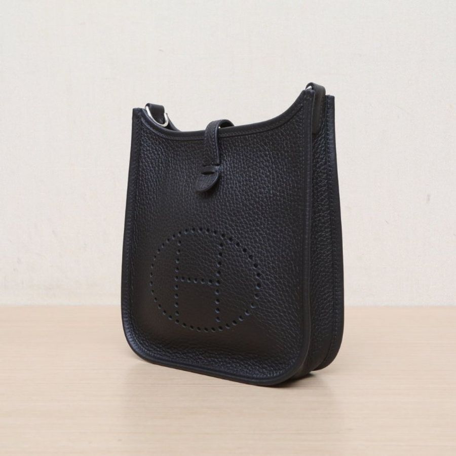 HERMES EvelyneMINI1689黑色TC皮B刻銀扣肩背包-2