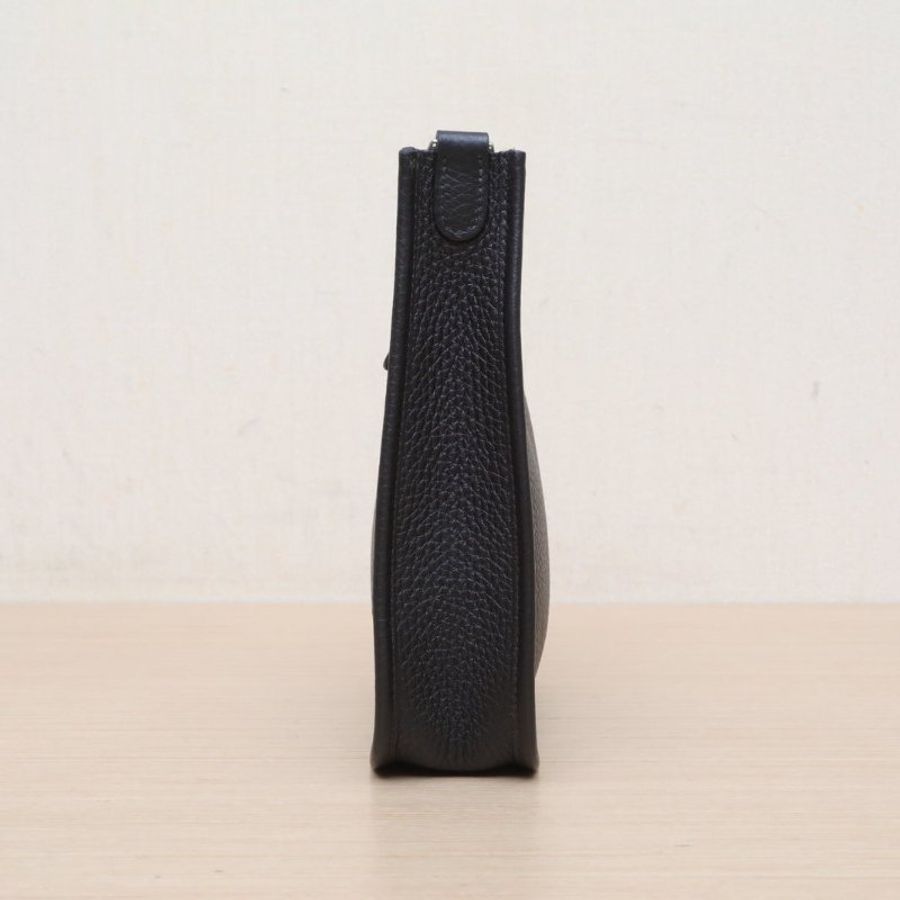 HERMES EvelyneMINI1689黑色TC皮B刻銀扣肩背包-3