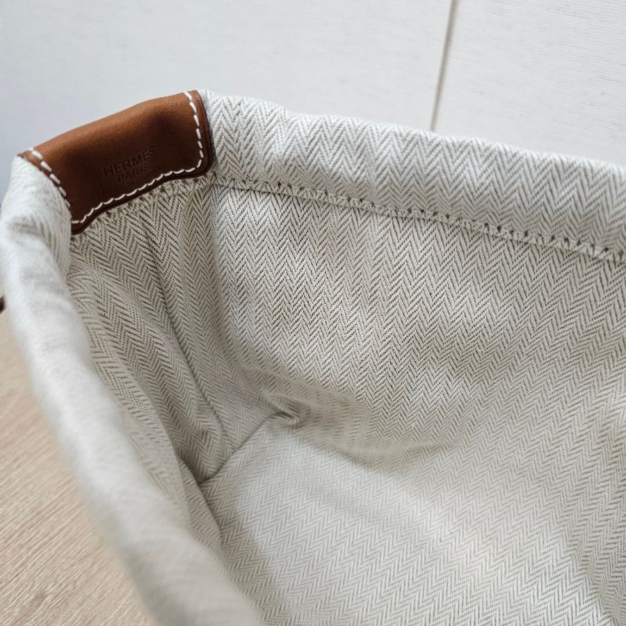 [好物出清❣️] Hermes 米白帆布Fourbi20收納化妝包-12