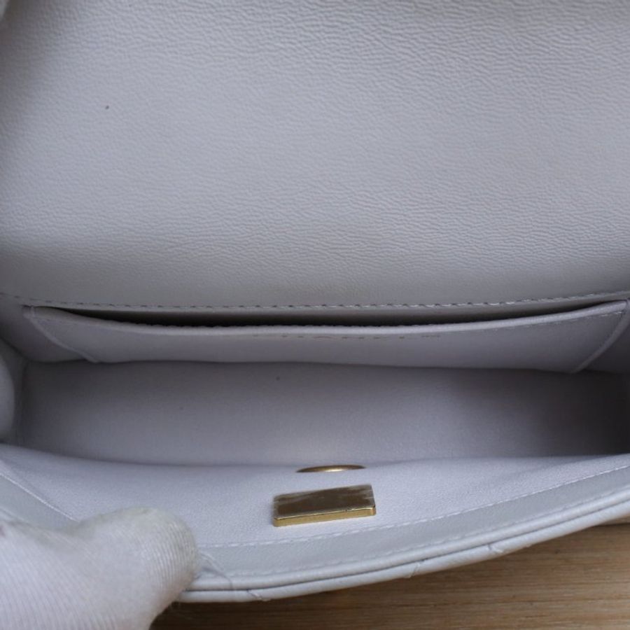 CHANEL 灰色羊皮晶片開金扣25CCF口蓋包19愛心金球肩帶肩背包-3