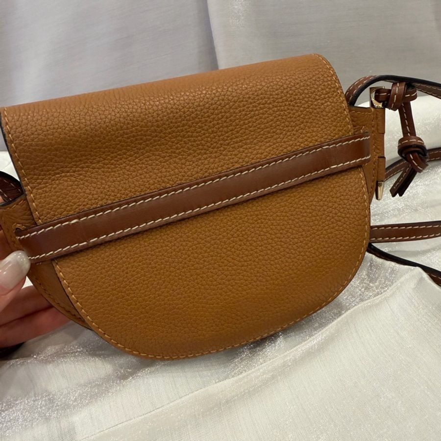 🎁loewe gate mini 細揹帶款✨經典焦糖棕✨細揹帶款-2