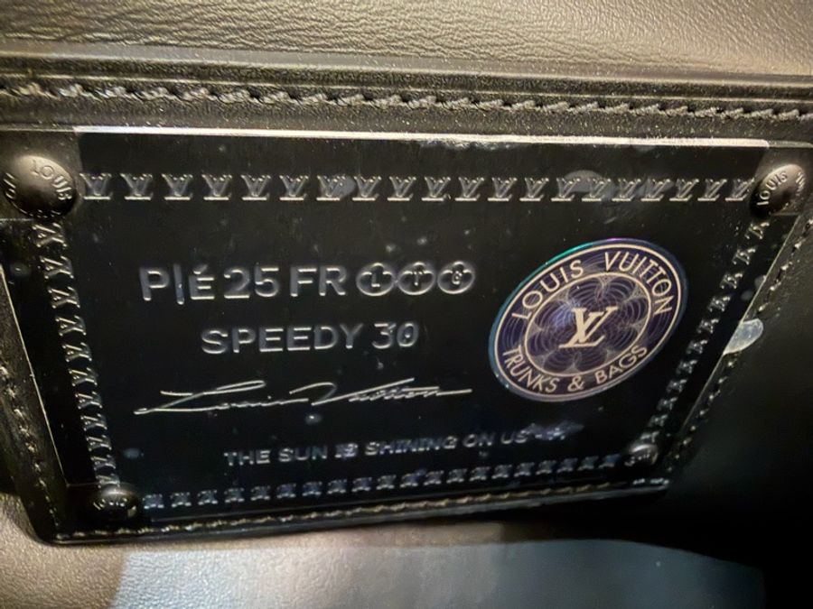 LV 超黑色牛皮黑釦Speedy P9 30-8