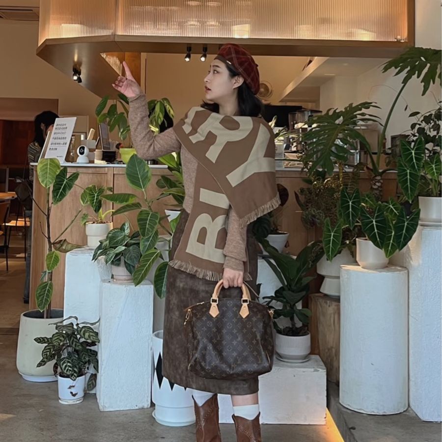 Burberry 字母雙色羊毛圍巾 咖米-4