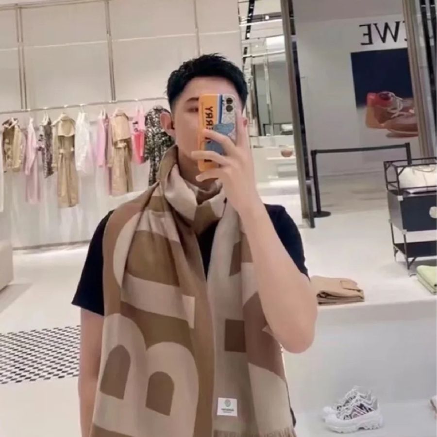 Burberry 字母雙色羊毛圍巾 咖米-6