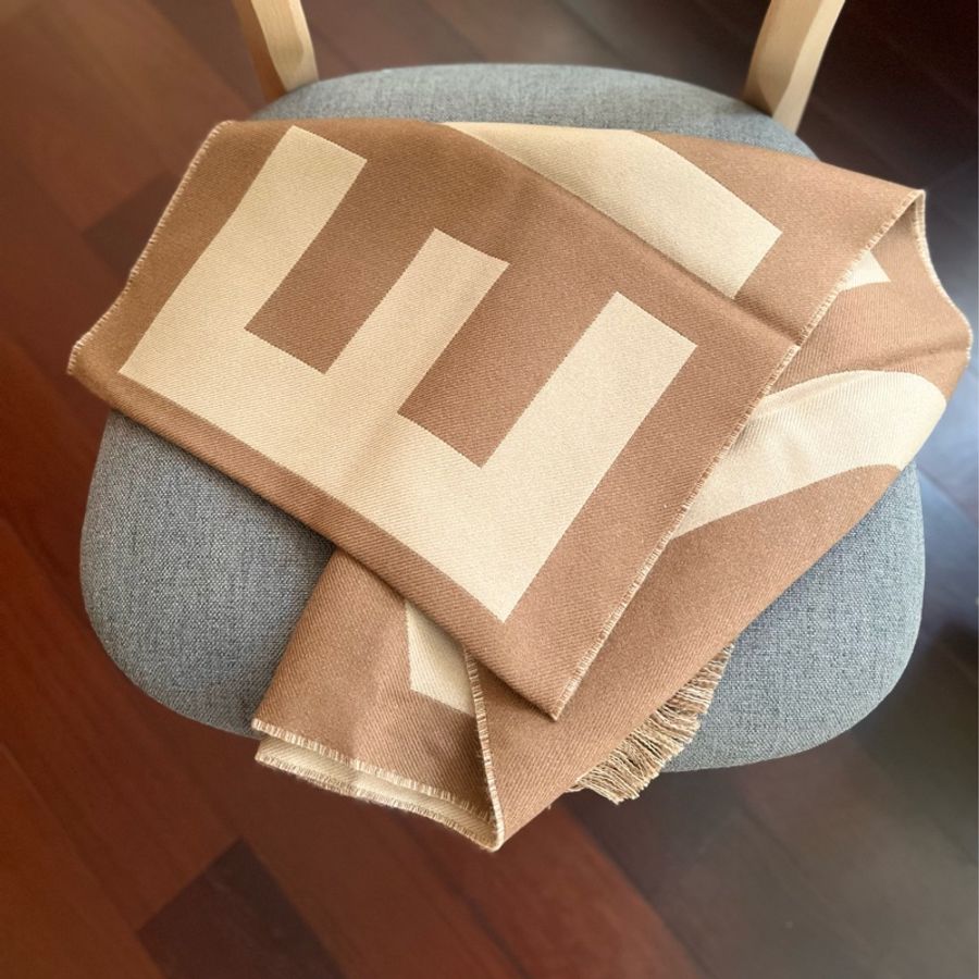 Burberry 字母雙色羊毛圍巾 咖米-14