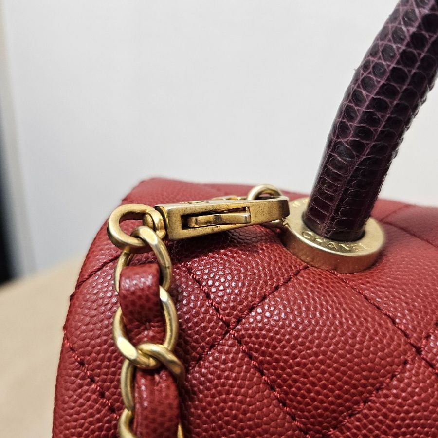 [ 出清❣️] Chanel 紅荔枝皮蜥蜴皮提把霧金釦CocoHandle 29手提肩斜背包-22