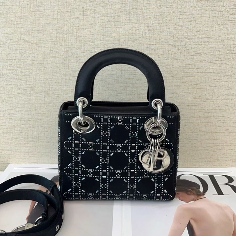 ✨ Dior 絲絨水鑽黛妃包 近新 高級感爆棚🖤專櫃20萬-2
