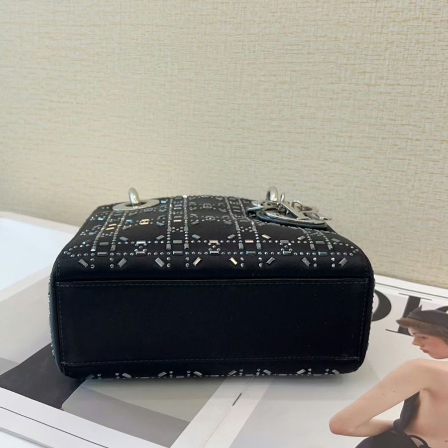 ✨ Dior 絲絨水鑽黛妃包 近新 高級感爆棚🖤專櫃20萬-3
