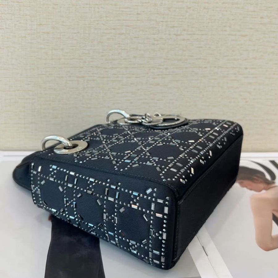 ✨ Dior 絲絨水鑽黛妃包 近新 高級感爆棚🖤專櫃20萬-5