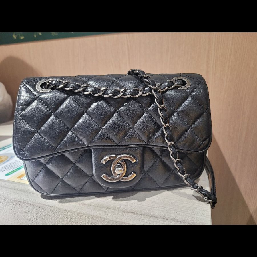 Chanel香奈兒 黑銀做舊 油蠟牛皮 mini flap easy coco cf-22