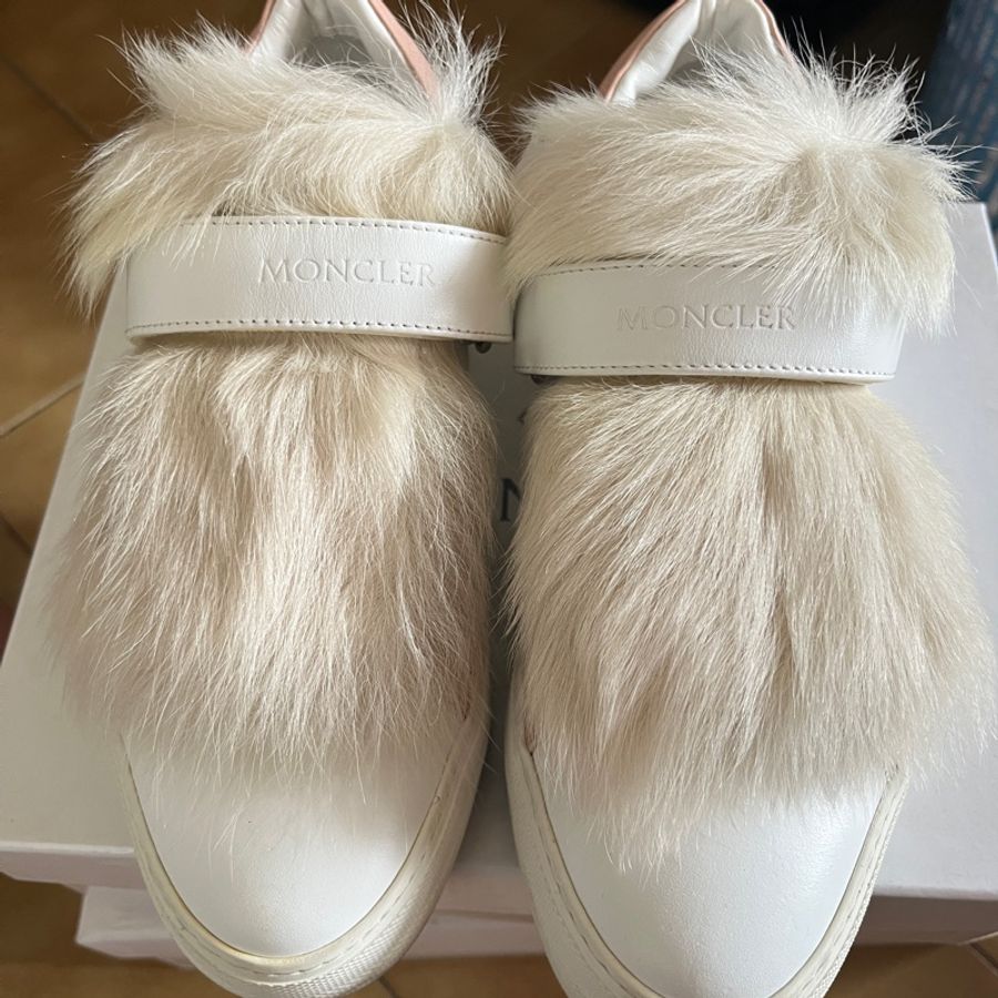 二手私物Moncler 毛毛小白鞋38號-0