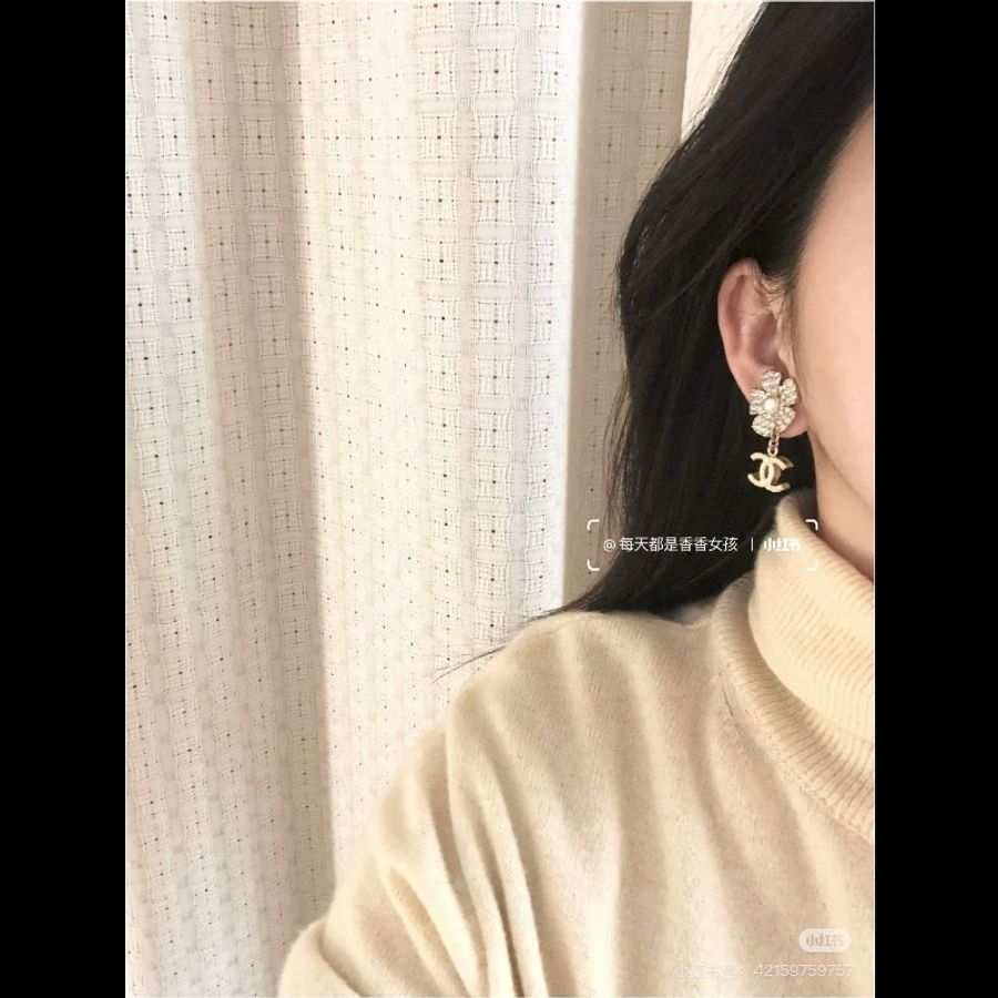 Chanel 23S
太陽花水鑽耳環-4