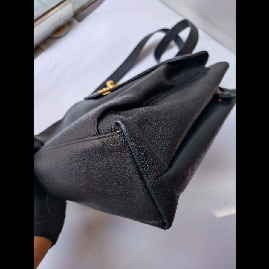 Chanel 金鍊黑荔枝皮金球復古肩側包-11
