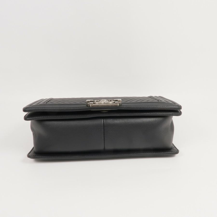 CHANEL 羊皮皮革Boy 25銀扣鏈帶肩背袋-3