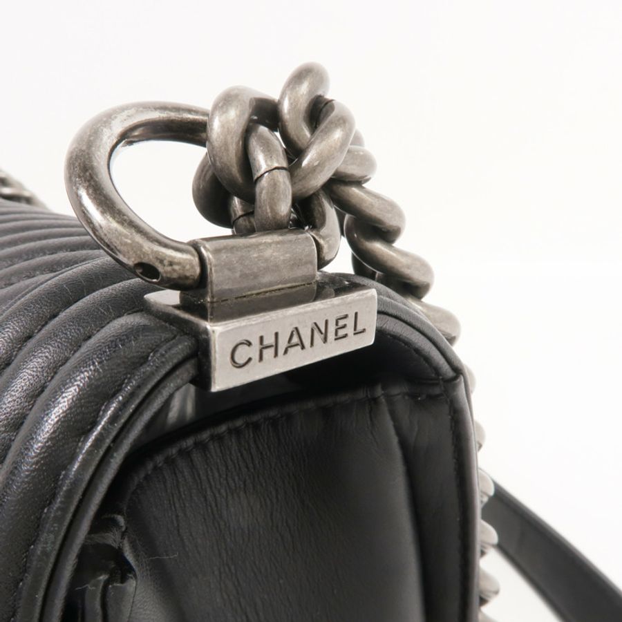 CHANEL 羊皮皮革Boy 25銀扣鏈帶肩背袋-6
