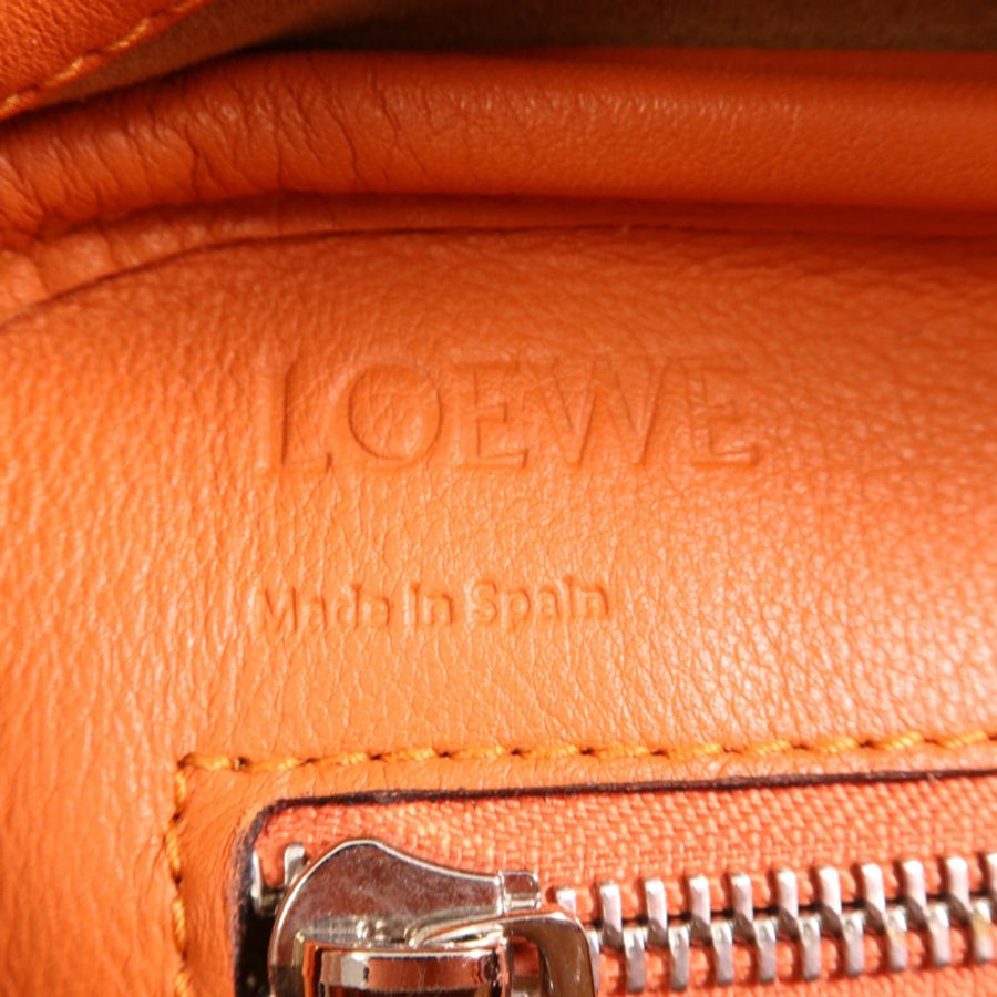 LOEWE 牛皮皮革2 Way Shoulder銀扣手挽肩背兩用袋-10