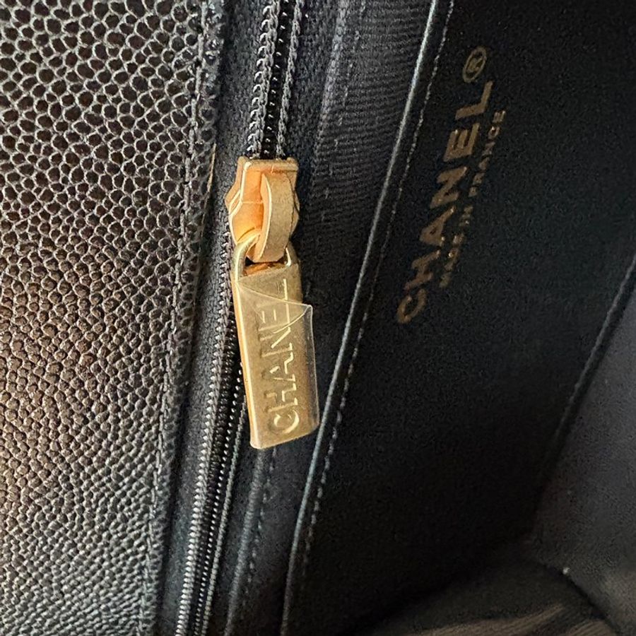 【現貨|快速出貨】CHANEL 25P 黑色魚子醬牛皮雙鏈口蓋包 22cm|經典金鍊|Caviar皮 全新-19