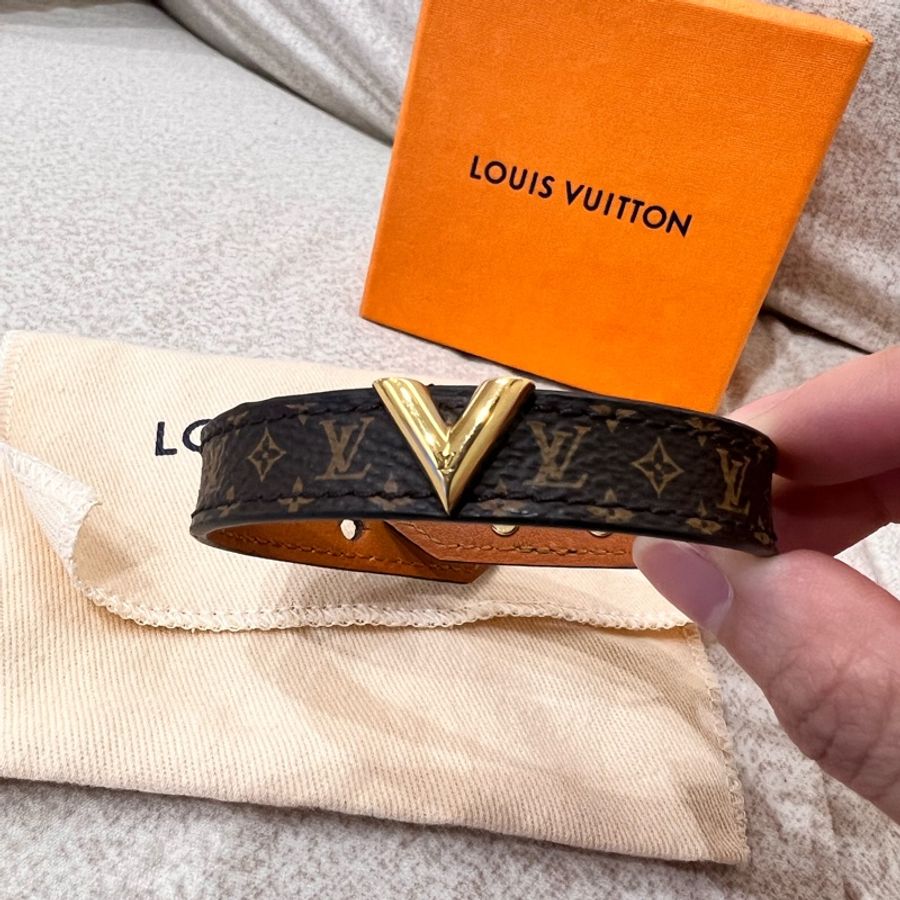 Louis Vuitton V 字花紋圖案手環-0