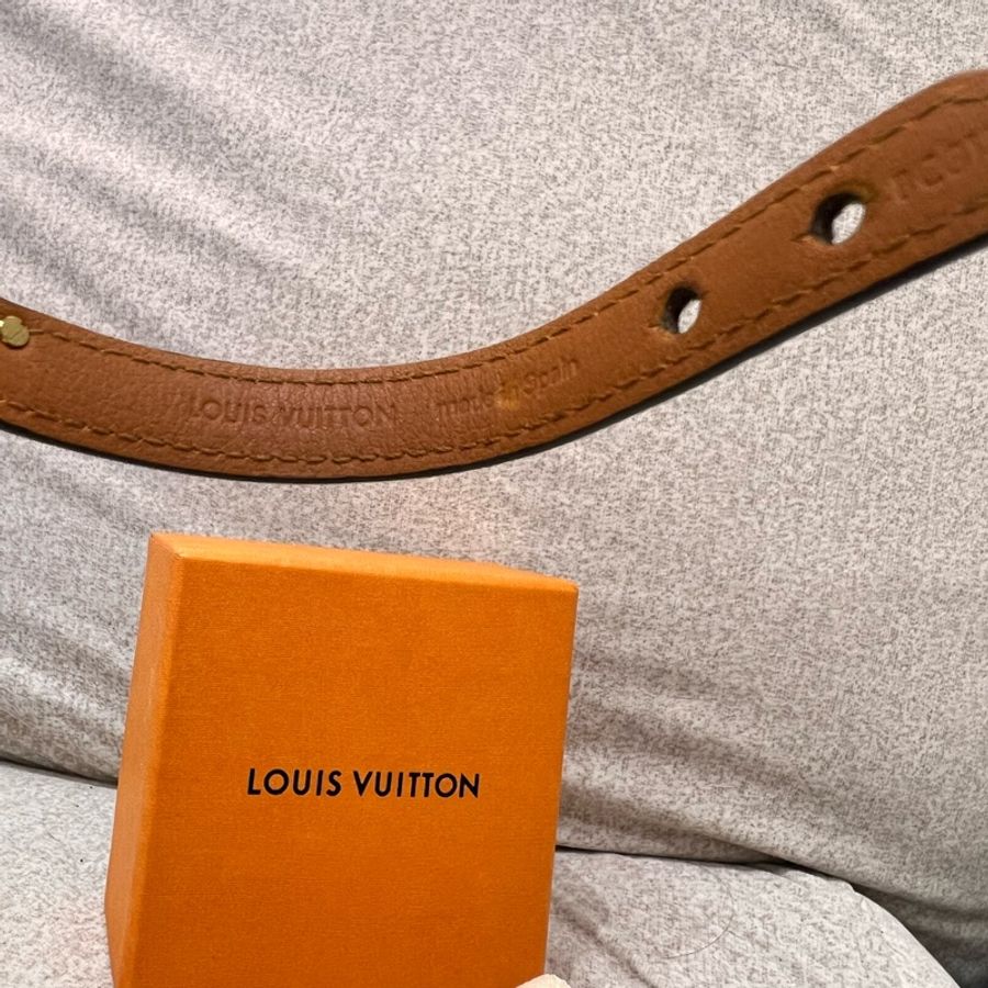 Louis Vuitton V 字花紋圖案手環-6