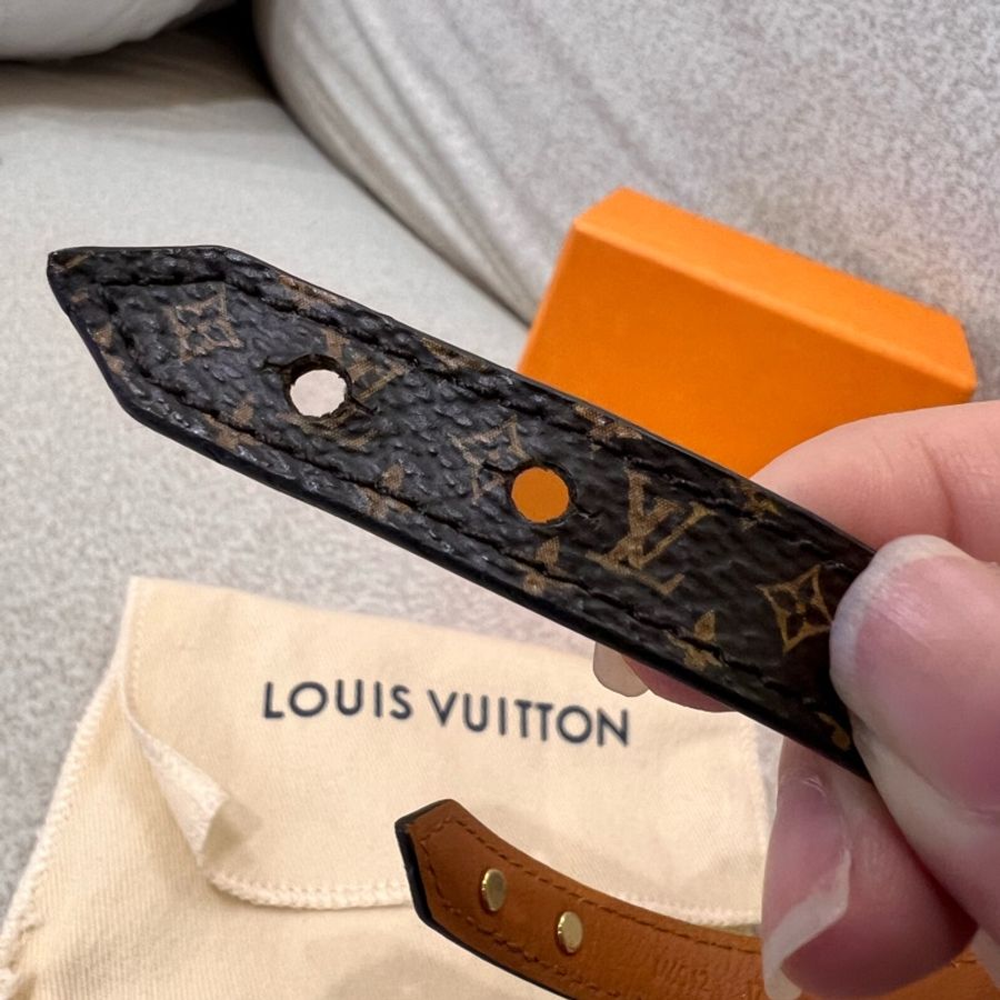 Louis Vuitton V 字花紋圖案手環-22