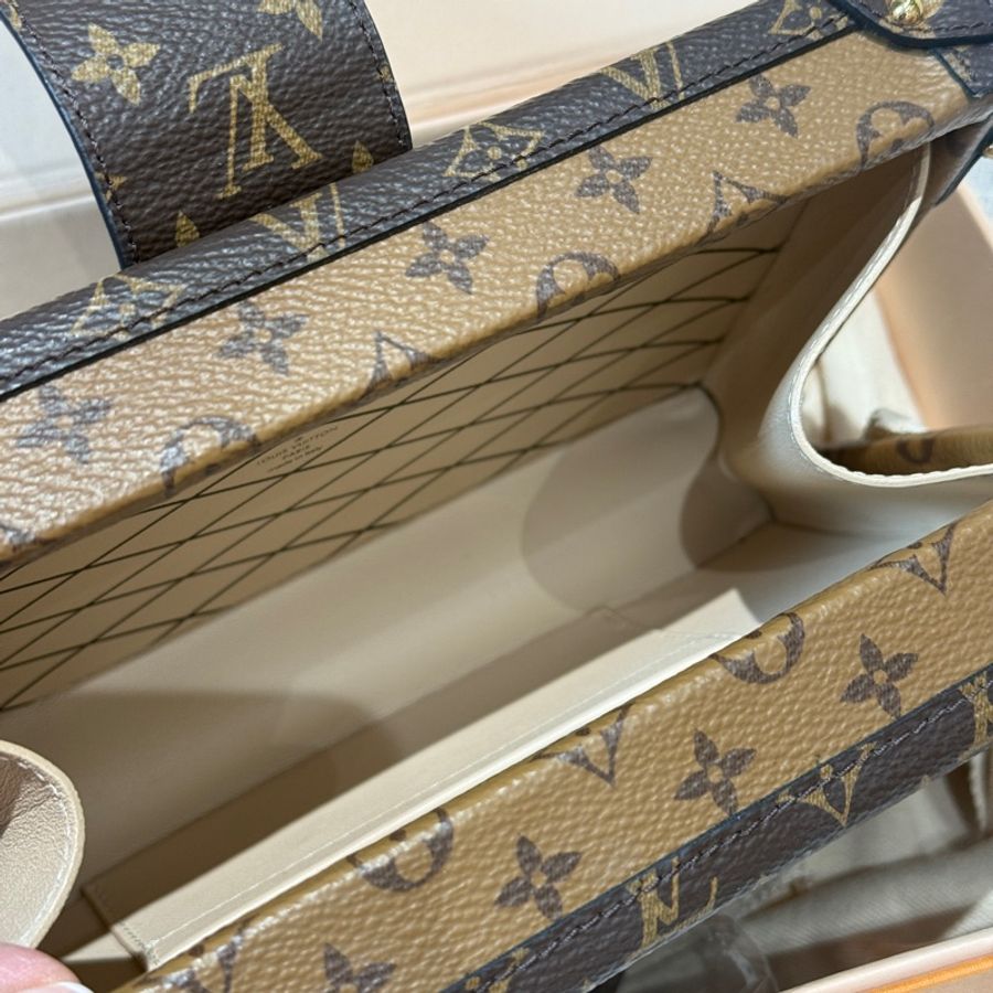 LV 限量款 秀款 硬盒包-8