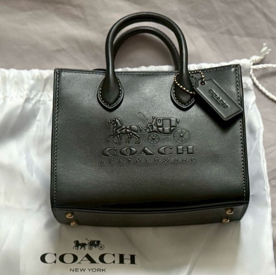 COACH ACE 17 全皮素面馬車印花托特包-1