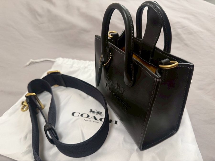 COACH ACE 17 全皮素面馬車印花托特包-4