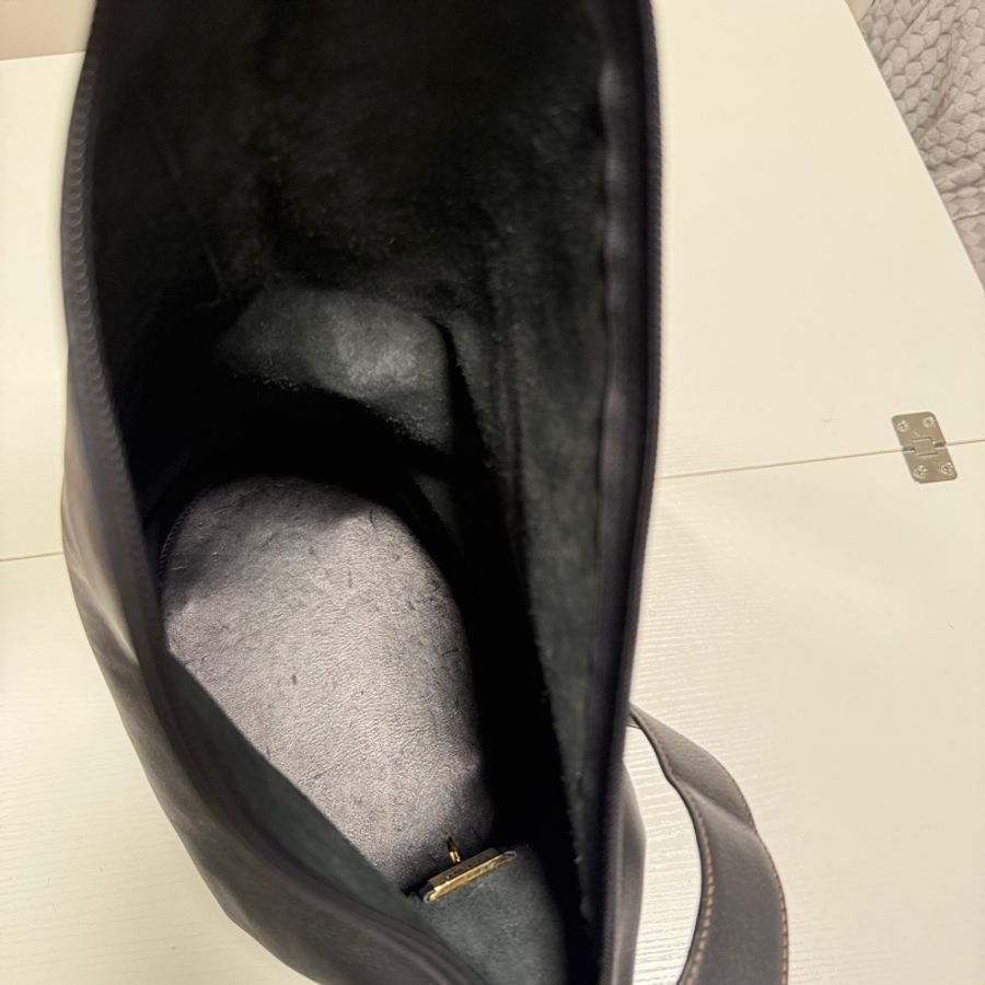 日本中古品LOEWE黑金 全皮雲朵水桶肩背斜挎包-10
