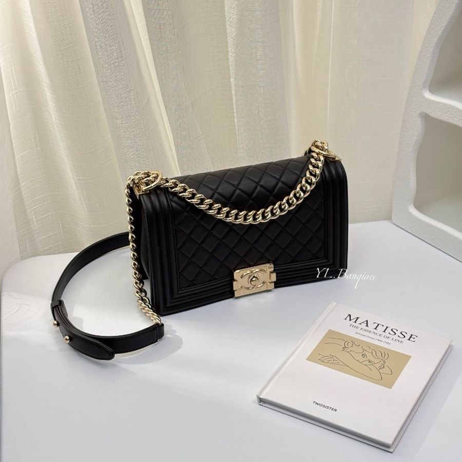 Chanel BOY25黑牛皮淡金釦肩背包A67086-0
