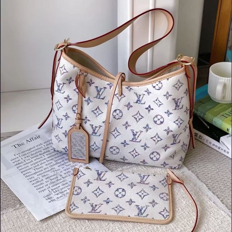 LV路易威登 carryall pm 小號航海系列 24限量款 新款刺繡 特殊材質製成 24帶票 很完美成色 公價25100 1xxxx-4