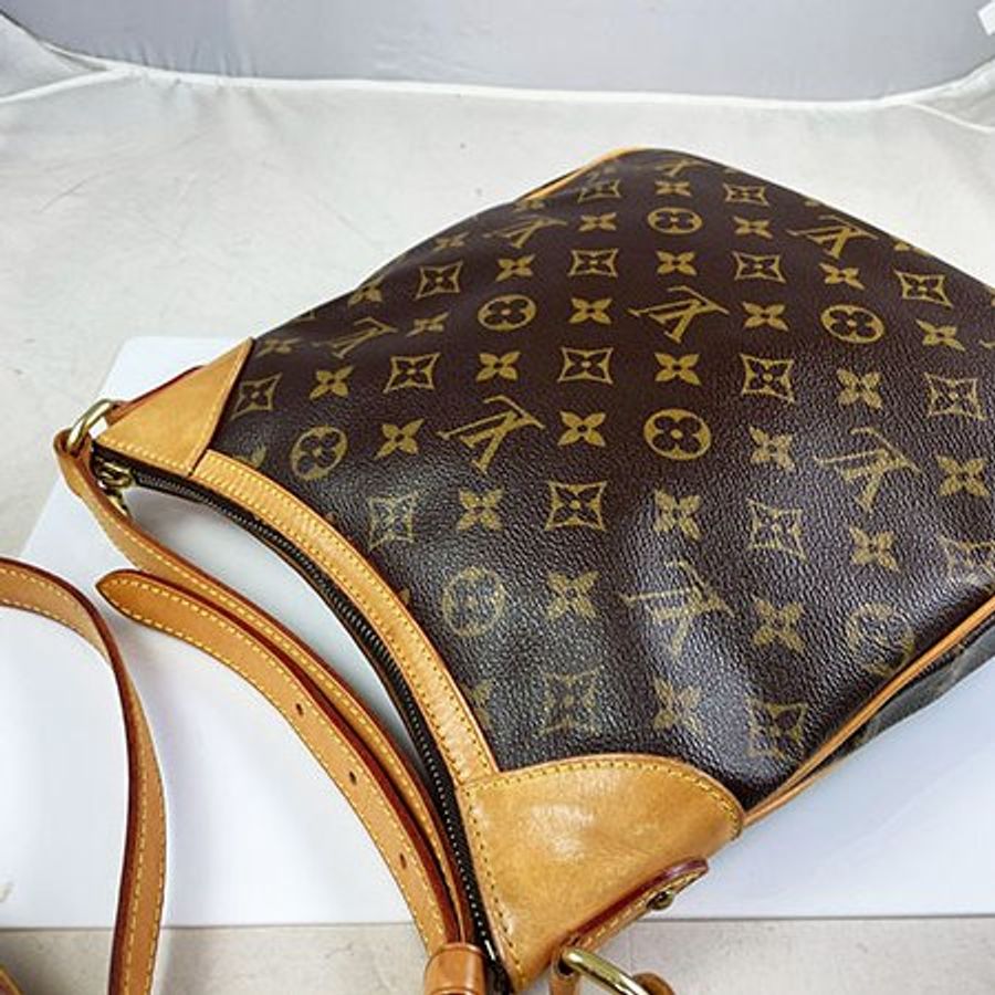 ★已售出★ *奢華大道國際精品*【L3282】LV原花 ODEON 斜背包 (PM) M56390-3