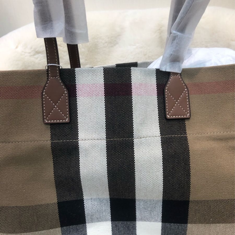 Burberry啡白麻布大Tote XC007-5