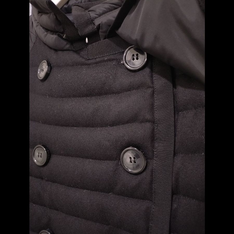 Moncler 黑色羽絨橫格拚羊毛料外套-12