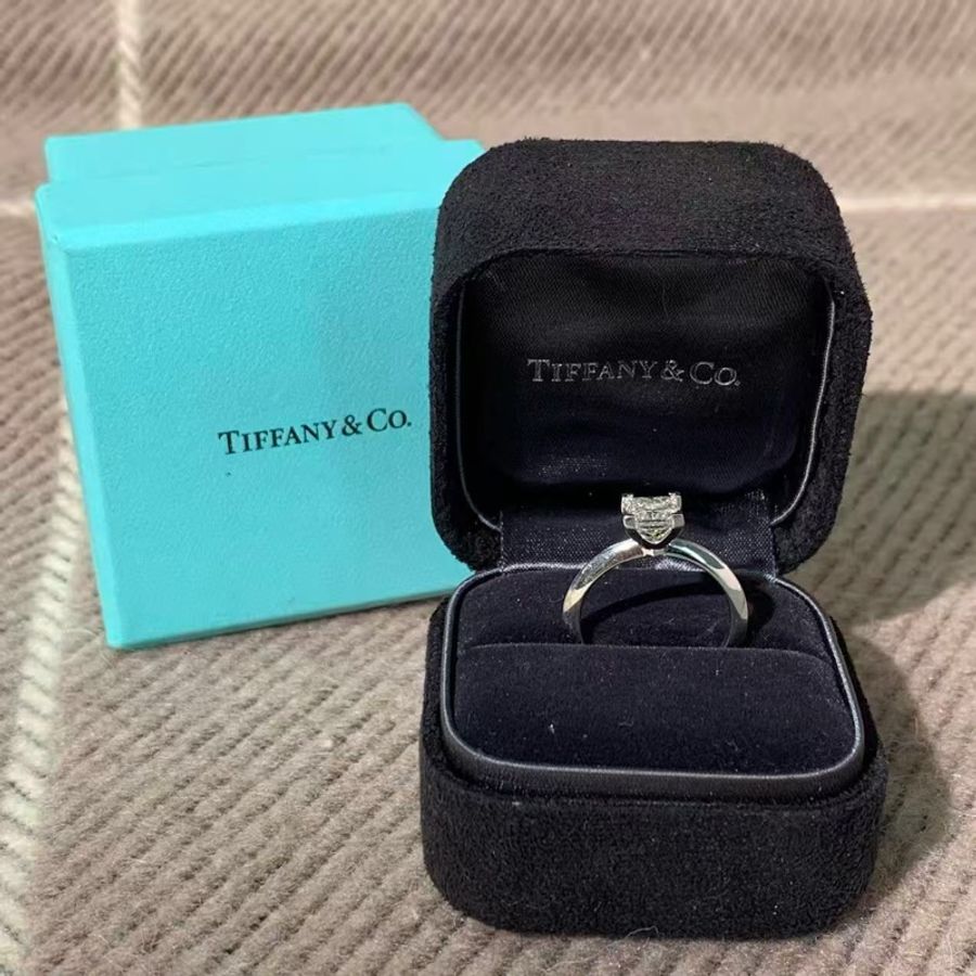 Tiffany1 克拉方鑽戒指 52 號,主鑽 1.08 克拉,i 色,vvs2-0