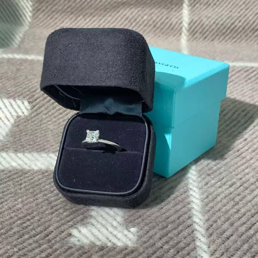 Tiffany1 克拉方鑽戒指 52 號,主鑽 1.08 克拉,i 色,vvs2-2