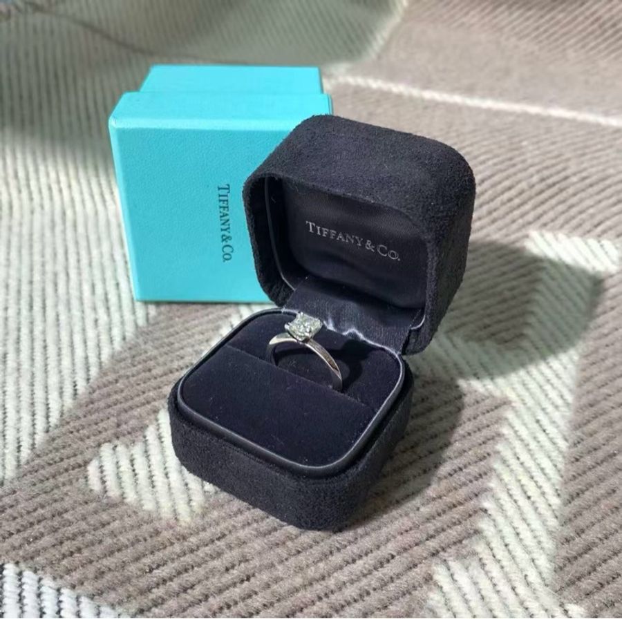 Tiffany1 克拉方鑽戒指 52 號,主鑽 1.08 克拉,i 色,vvs2-3