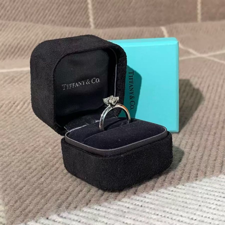 Tiffany1 克拉方鑽戒指 52 號,主鑽 1.08 克拉,i 色,vvs2-5