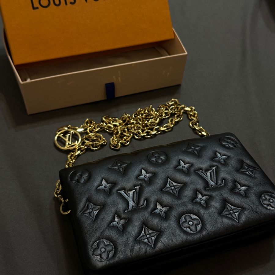 LV Pochette Coussin M82116-0