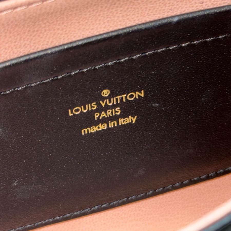 LV Pochette Coussin M82116-5