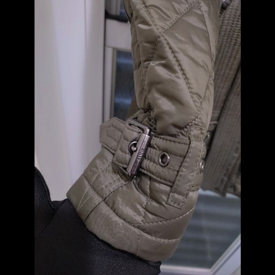 Burberry 灰綠菱格外套-11