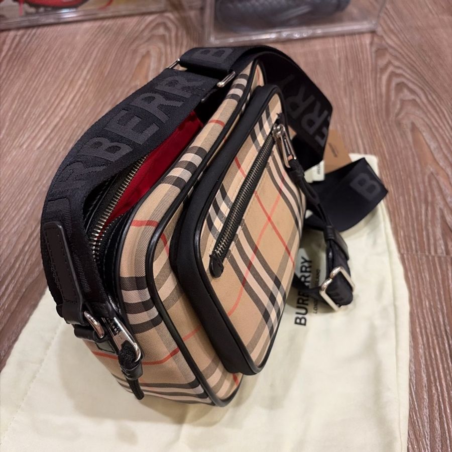 Burberry 相機包-2