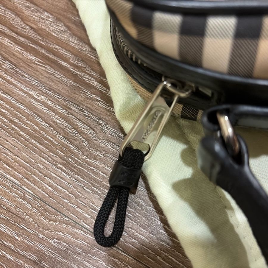 Burberry 相機包-10