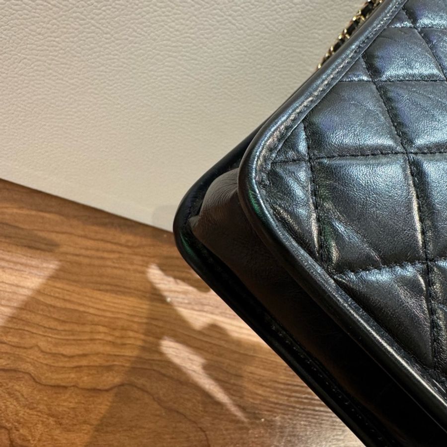 Chanel/香奈兒油蠟皮20P限量款徽章系列限量款2way托特琴譜包-3