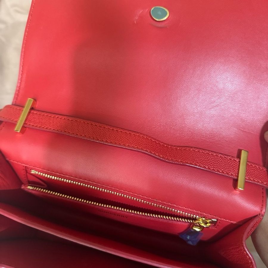 BURBERRY-9
