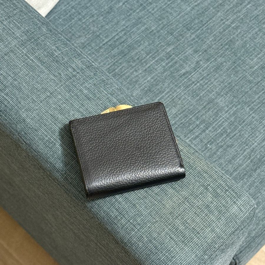 Burberry • 經典戰馬Logo黑色牛皮三折短夾-1